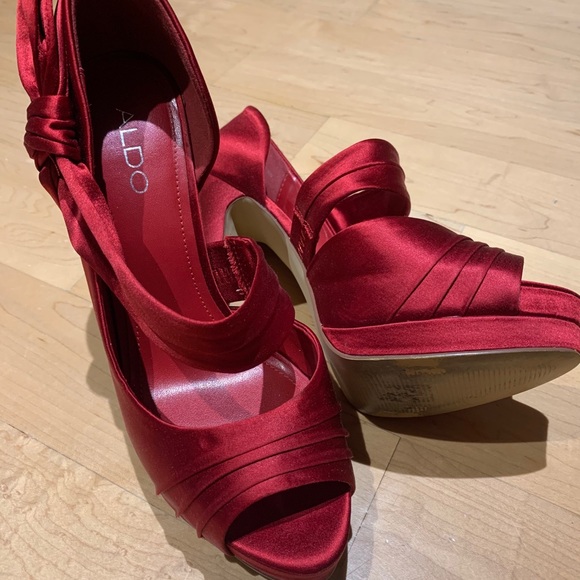 Aldo Red Heels - Picture 2 of 2